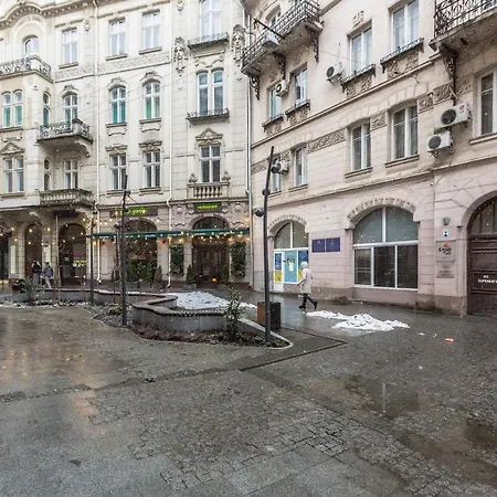 біля готелю жорж подобово вулиця руданського 3